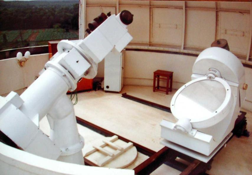 南京大學(xué)-太陽塔式望遠(yuǎn)鏡